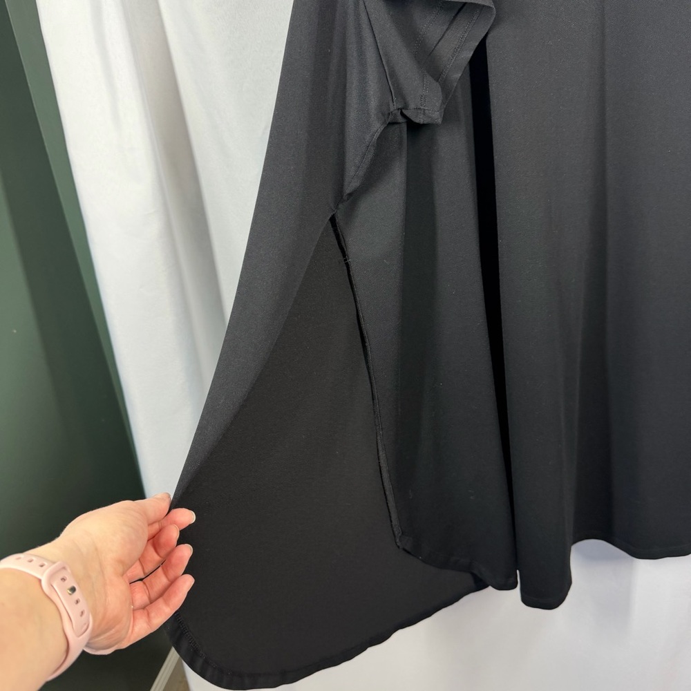 H&M | Short Sleeve V Neck Black Slits On Sides Women's Size 4X - Picture 4 of 8